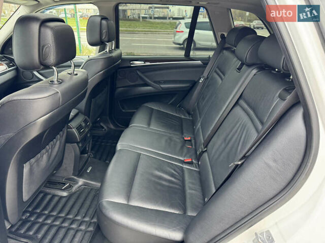 Білий БМВ Х5, об'ємом двигуна 3 л та пробігом 162 тис. км за 22500 $, фото 25 на Automoto.ua