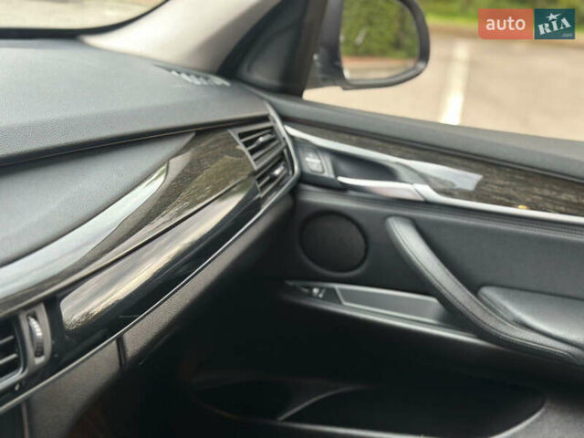 Белый БМВ Х5, объемом двигателя 3 л и пробегом 185 тыс. км за 26300 $, фото 19 на Automoto.ua