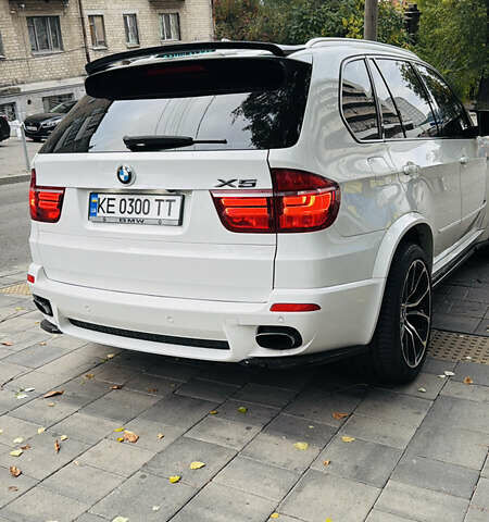Белый БМВ Х5, объемом двигателя 3 л и пробегом 208 тыс. км за 15500 $, фото 6 на Automoto.ua