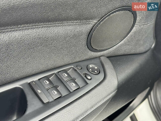 Білий БМВ Х5, об'ємом двигуна 3 л та пробігом 162 тис. км за 22500 $, фото 18 на Automoto.ua