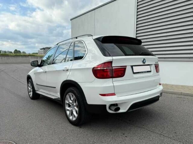 Белый БМВ Х5, объемом двигателя 3 л и пробегом 180 тыс. км за 12400 $, фото 3 на Automoto.ua