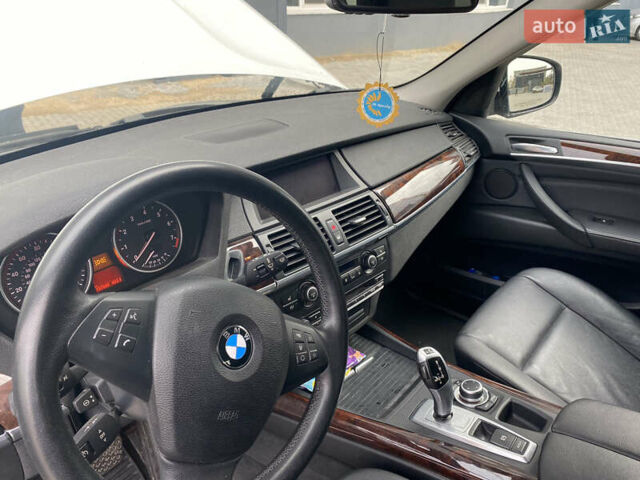 Білий БМВ Х5, об'ємом двигуна 3 л та пробігом 142 тис. км за 18999 $, фото 10 на Automoto.ua
