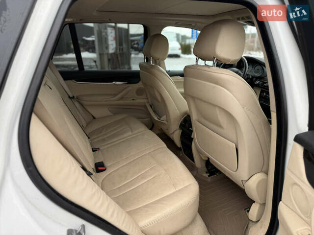 Білий БМВ Х5, об'ємом двигуна 3 л та пробігом 227 тис. км за 13900 $, фото 26 на Automoto.ua