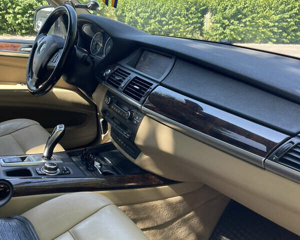 Белый БМВ Х5, объемом двигателя 2.98 л и пробегом 204 тыс. км за 15500 $, фото 10 на Automoto.ua