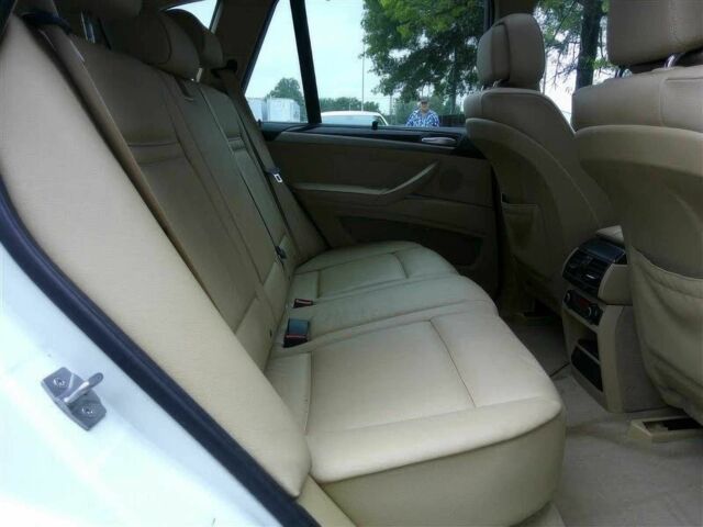 Белый БМВ Х5, объемом двигателя 3 л и пробегом 105 тыс. км за 3000 $, фото 8 на Automoto.ua