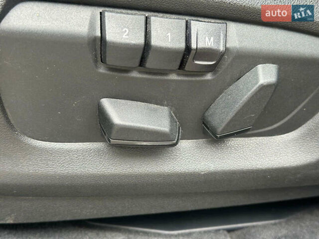 Белый БМВ Х5, объемом двигателя 3 л и пробегом 185 тыс. км за 26300 $, фото 26 на Automoto.ua