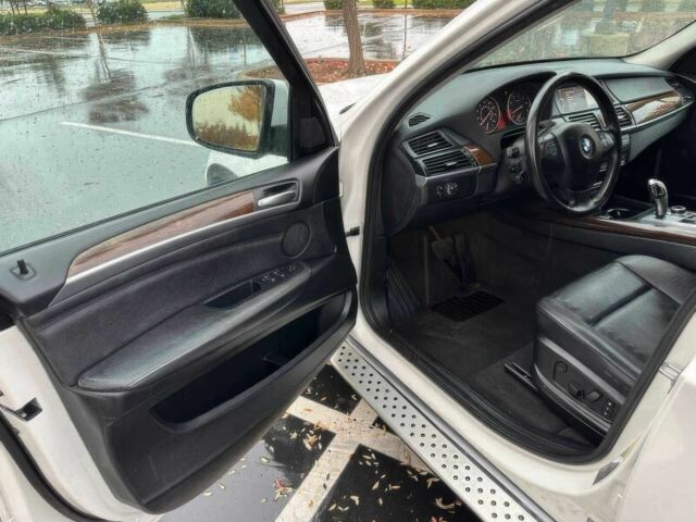 Белый БМВ Х5, объемом двигателя 3 л и пробегом 84 тыс. км за 3000 $, фото 10 на Automoto.ua