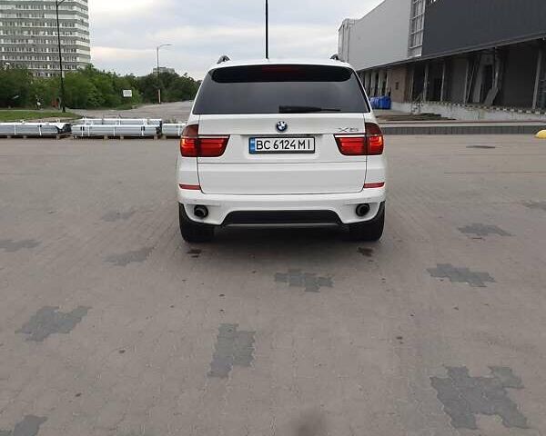 Белый БМВ Х5, объемом двигателя 2.98 л и пробегом 160 тыс. км за 15500 $, фото 2 на Automoto.ua