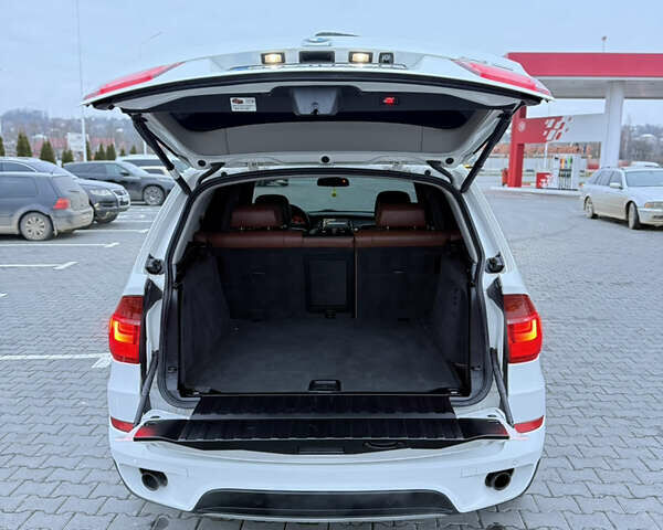 Белый БМВ Х5, объемом двигателя 3 л и пробегом 224 тыс. км за 13300 $, фото 52 на Automoto.ua