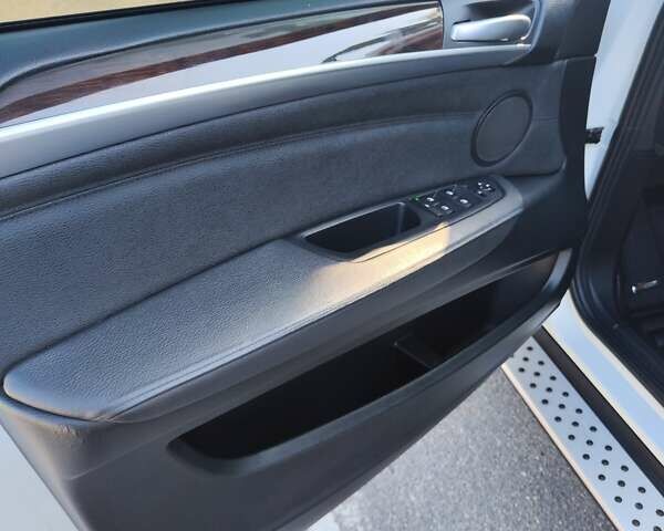 БМВ Х5 2013 в Киеве на Automoto.ua Белый БМВ Х5, объемом двигателя 3 л и пробегом 162 тыс. км за 22000 $, фото 28 на Automoto.ua