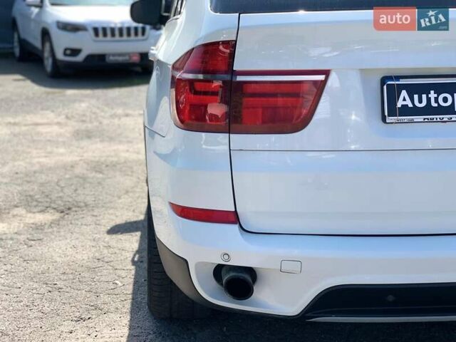 Білий БМВ Х5, об'ємом двигуна 3 л та пробігом 212 тис. км за 17240 $, фото 13 на Automoto.ua