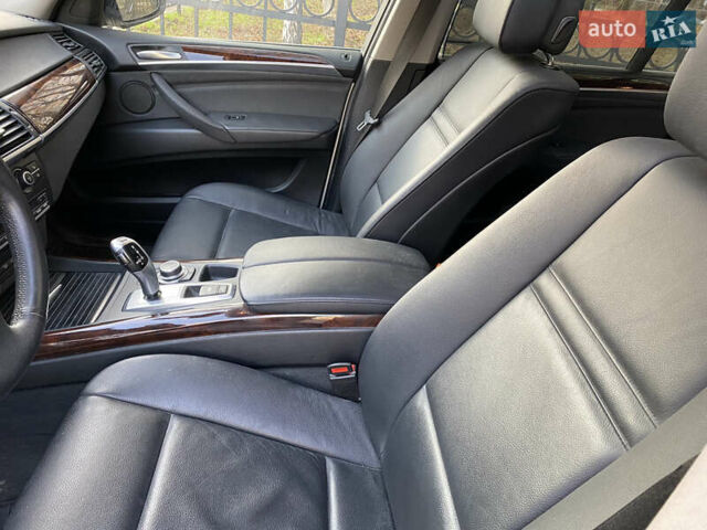 Білий БМВ Х5, об'ємом двигуна 3 л та пробігом 142 тис. км за 18999 $, фото 5 на Automoto.ua