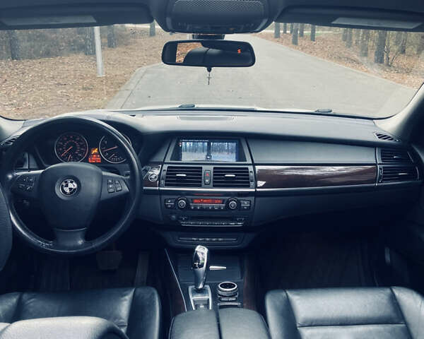 Белый БМВ Х5, объемом двигателя 2.98 л и пробегом 141 тыс. км за 16300 $, фото 10 на Automoto.ua