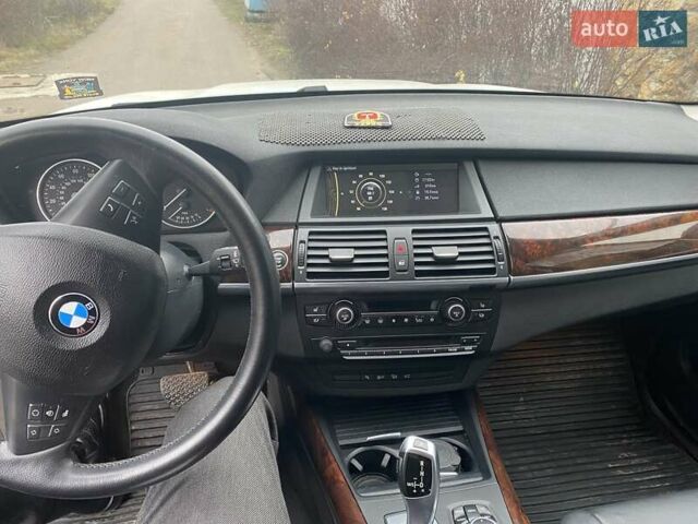 Білий БМВ Х5, об'ємом двигуна 3 л та пробігом 142 тис. км за 18999 $, фото 1 на Automoto.ua