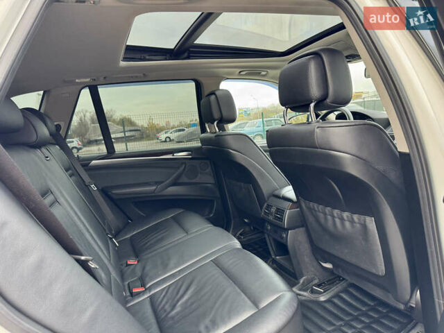Білий БМВ Х5, об'ємом двигуна 3 л та пробігом 162 тис. км за 22500 $, фото 34 на Automoto.ua