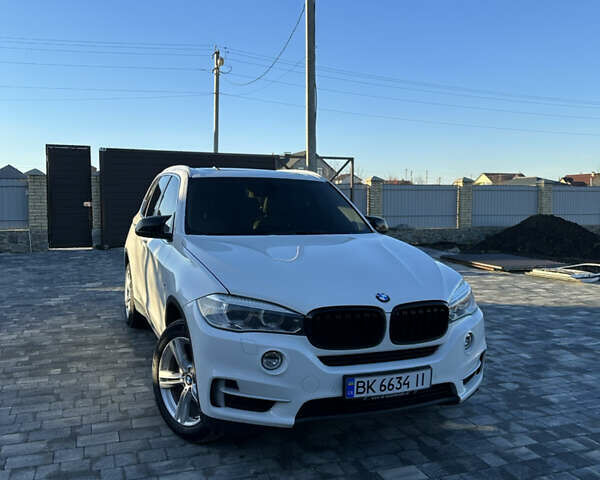 Белый БМВ Х5, объемом двигателя 2.99 л и пробегом 290 тыс. км за 22900 $, фото 18 на Automoto.ua