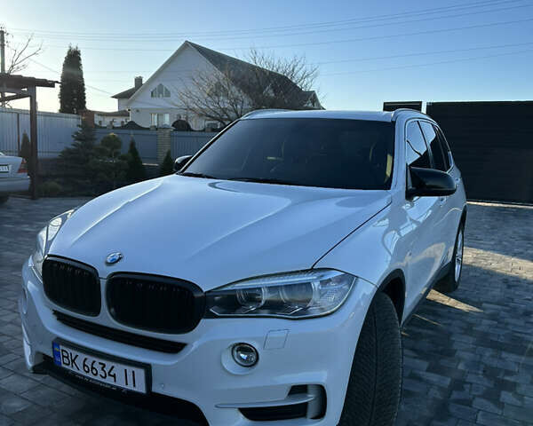 Белый БМВ Х5, объемом двигателя 2.99 л и пробегом 290 тыс. км за 22900 $, фото 16 на Automoto.ua