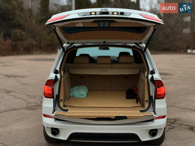 Білий БМВ Х5, об'ємом двигуна 2.98 л та пробігом 234 тис. км за 14800 $, фото 14 на Automoto.ua