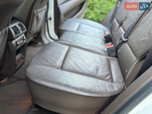 Білий БМВ Х5, об'ємом двигуна 2.99 л та пробігом 142 тис. км за 23999 $, фото 29 на Automoto.ua