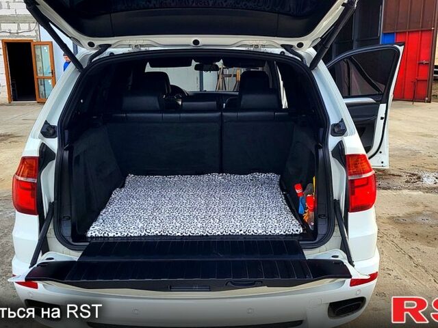 Белый БМВ Х5, объемом двигателя 3 л и пробегом 200 тыс. км за 27500 $, фото 2 на Automoto.ua