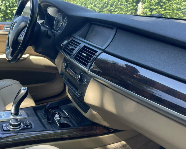 Белый БМВ Х5, объемом двигателя 2.98 л и пробегом 204 тыс. км за 15500 $, фото 3 на Automoto.ua