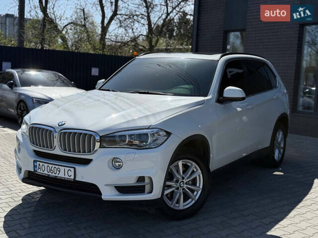 Белый БМВ Х5, объемом двигателя 2.98 л и пробегом 250 тыс. км за 19500 $, фото 1 на Automoto.ua
