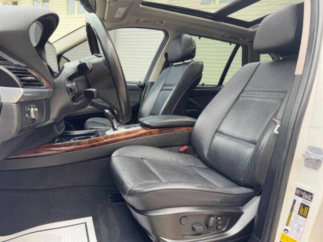 Белый БМВ Х5, объемом двигателя 3 л и пробегом 90 тыс. км за 6000 $, фото 9 на Automoto.ua