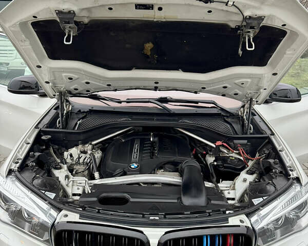 Білий БМВ Х5, об'ємом двигуна 2.98 л та пробігом 245 тис. км за 18900 $, фото 28 на Automoto.ua