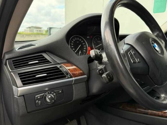 Белый БМВ Х5, объемом двигателя 3 л и пробегом 180 тыс. км за 12400 $, фото 5 на Automoto.ua