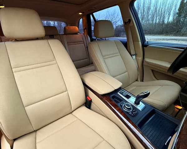 Білий БМВ Х5, об'ємом двигуна 2.98 л та пробігом 234 тис. км за 14800 $, фото 17 на Automoto.ua