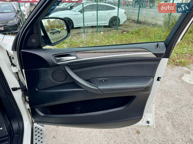 Білий БМВ Х5, об'ємом двигуна 3 л та пробігом 162 тис. км за 22500 $, фото 36 на Automoto.ua