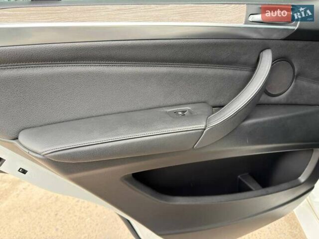 Білий БМВ Х5, об'ємом двигуна 2.98 л та пробігом 179 тис. км за 14850 $, фото 30 на Automoto.ua