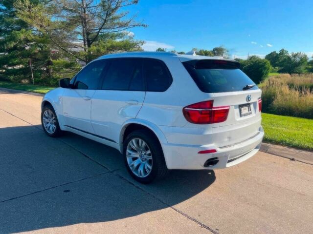 Белый БМВ Х5, объемом двигателя 4.4 л и пробегом 83 тыс. км за 4750 $, фото 7 на Automoto.ua