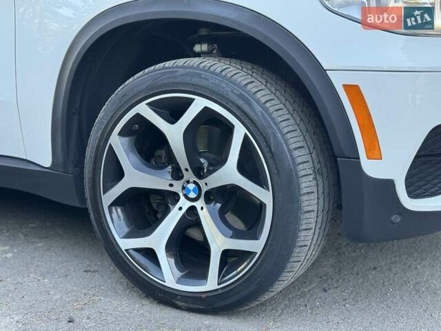 Білий БМВ Х5, об'ємом двигуна 2.99 л та пробігом 142 тис. км за 23999 $, фото 11 на Automoto.ua