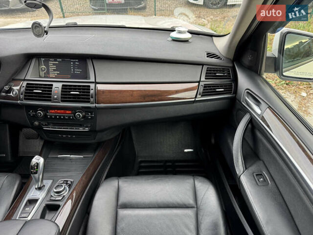 Білий БМВ Х5, об'ємом двигуна 3 л та пробігом 162 тис. км за 22500 $, фото 45 на Automoto.ua