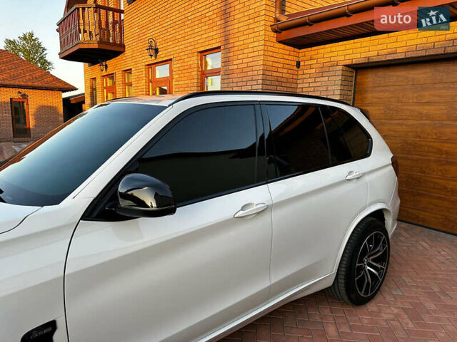 Белый БМВ Х5, объемом двигателя 2.99 л и пробегом 210 тыс. км за 32500 $, фото 40 на Automoto.ua