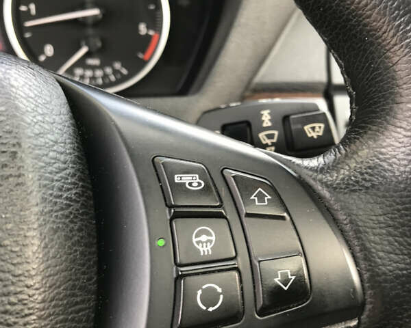 Білий БМВ Х5, об'ємом двигуна 3 л та пробігом 280 тис. км за 17900 $, фото 29 на Automoto.ua