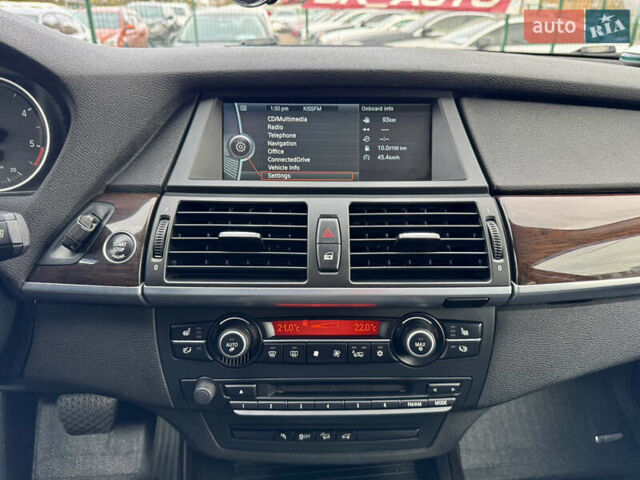 Білий БМВ Х5, об'ємом двигуна 3 л та пробігом 162 тис. км за 22500 $, фото 49 на Automoto.ua