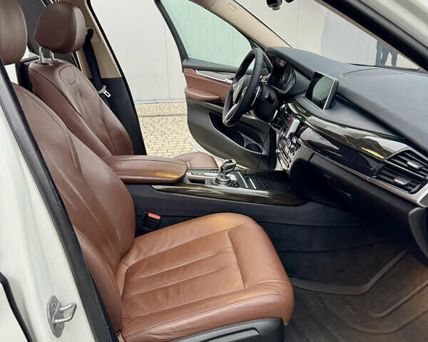 Білий БМВ Х5, об'ємом двигуна 2.98 л та пробігом 245 тис. км за 18900 $, фото 23 на Automoto.ua