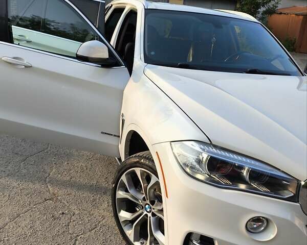 Белый БМВ Х5, объемом двигателя 3 л и пробегом 210 тыс. км за 18900 $, фото 22 на Automoto.ua