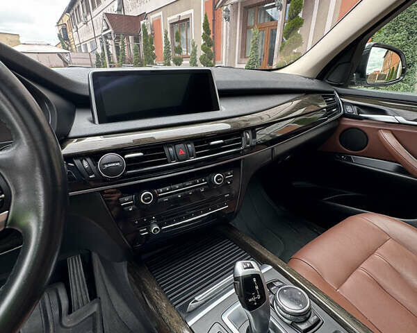Белый БМВ Х5, объемом двигателя 2.98 л и пробегом 243 тыс. км за 20500 $, фото 21 на Automoto.ua