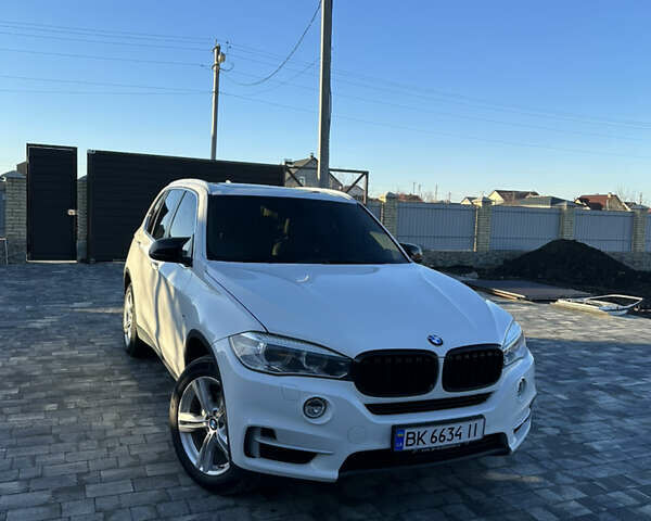 Белый БМВ Х5, объемом двигателя 2.99 л и пробегом 290 тыс. км за 22900 $, фото 19 на Automoto.ua
