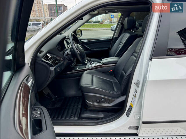 Білий БМВ Х5, об'ємом двигуна 3 л та пробігом 162 тис. км за 22500 $, фото 13 на Automoto.ua