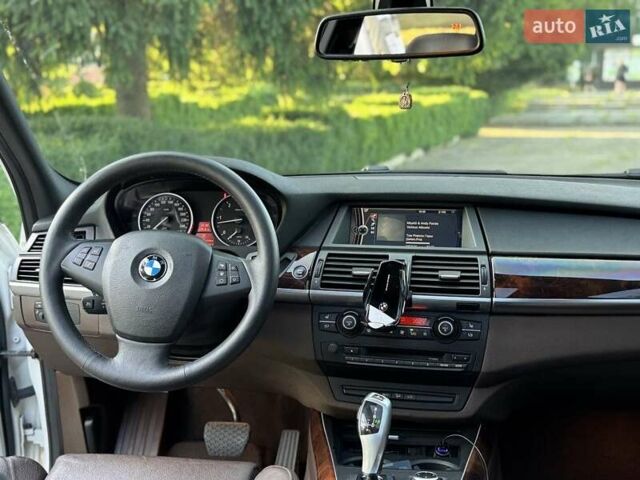 Білий БМВ Х5, об'ємом двигуна 2.99 л та пробігом 142 тис. км за 23999 $, фото 20 на Automoto.ua