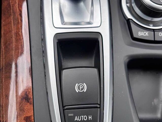 Белый БМВ Х5, объемом двигателя 3 л и пробегом 81 тыс. км за 4500 $, фото 8 на Automoto.ua