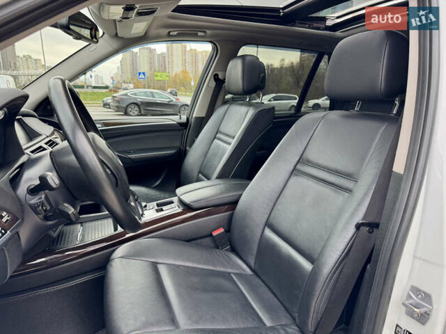 Білий БМВ Х5, об'ємом двигуна 3 л та пробігом 162 тис. км за 22500 $, фото 15 на Automoto.ua
