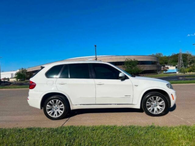 Белый БМВ Х5, объемом двигателя 4.4 л и пробегом 83 тыс. км за 4750 $, фото 3 на Automoto.ua