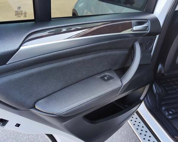 БМВ Х5 2013 в Киеве на Automoto.ua Белый БМВ Х5, объемом двигателя 3 л и пробегом 162 тыс. км за 22000 $, фото 18 на Automoto.ua