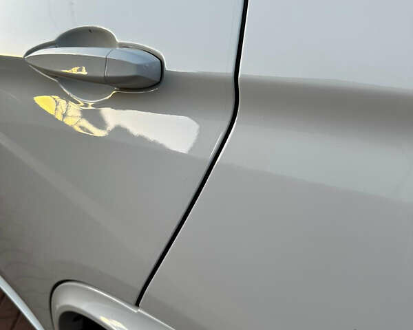 Белый БМВ Х5, объемом двигателя 2.99 л и пробегом 210 тыс. км за 32500 $, фото 15 на Automoto.ua