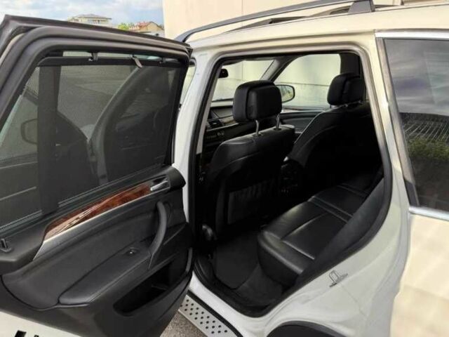 Белый БМВ Х5, объемом двигателя 3 л и пробегом 180 тыс. км за 12400 $, фото 8 на Automoto.ua